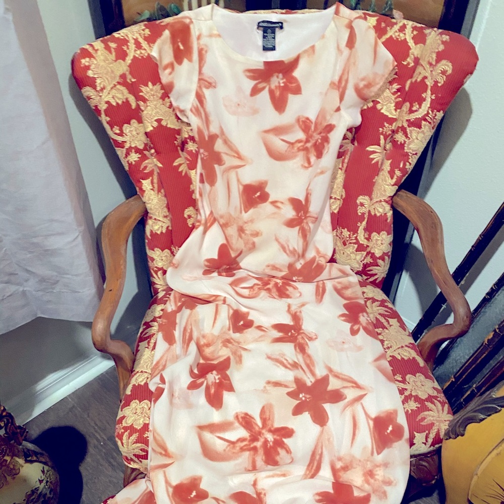 Graceful Form fitting Floral